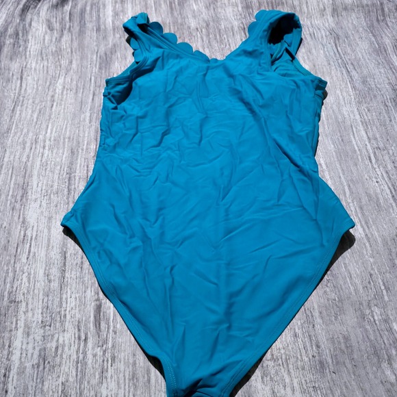 Cupshe Teal Scallop V Neck One Piece Swimsuit‎ Women's Size M - Picture 3 of 9